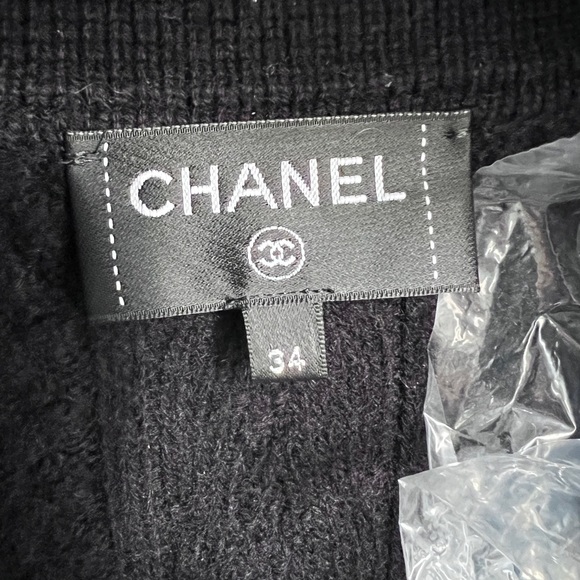 ❤️SOLD❤️Brandnew Chanel classic Cardigan - Picture 3 of 3